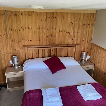 Horská chata Donegal With Hot Tub Option *