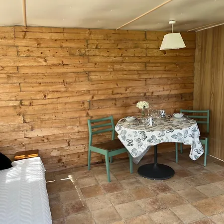 Horská chata Donegal With Hot Tub Option Dernacally