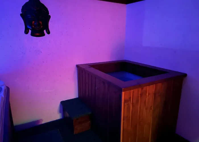 Alpehytte Donegal With Hot Tub Option